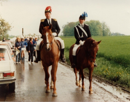 Jubiläum 1983 Oberst Tono Holtmann + Adjutant Helmut Averbeck